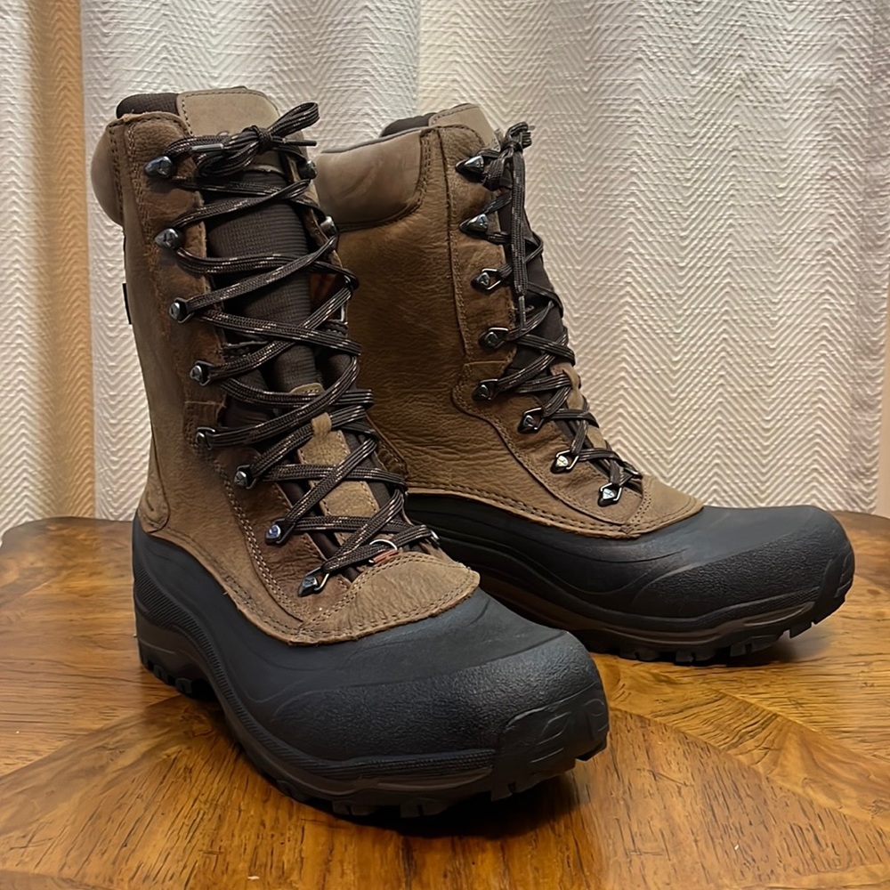 New without Tag Size 12 Eddie Bauer Snowqualmie Pass Boots